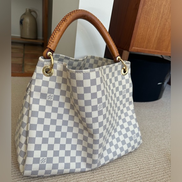 Louis Vuitton Handbags - 🎁Louis Vuitton Arsty Bag